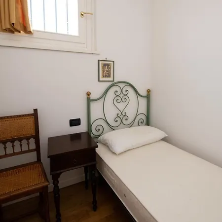 Apartment Casa Della Rocca Manerba del Garda