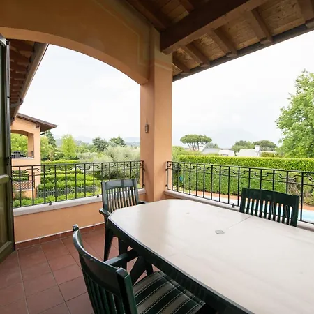 Casa Della Rocca * مانربا ديل جاردا